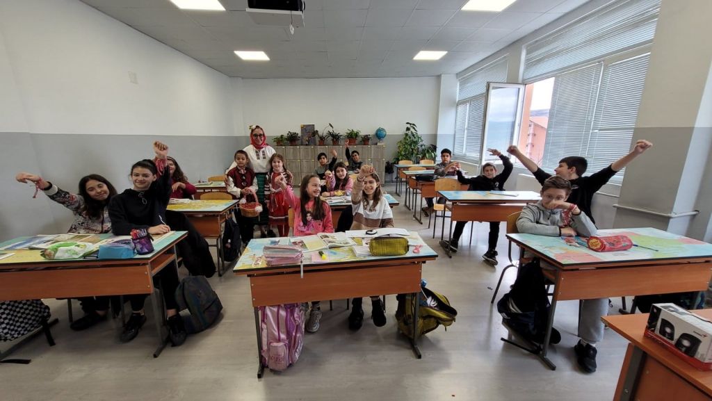 Баба Марта дойде в ОУ "Св. Климент Охридски" 5